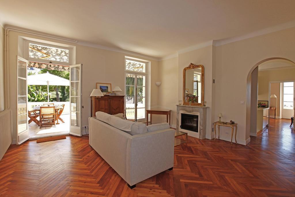 Palmeraie - Magnifique Appartement D'Epoque Avec Vue Mer 4 Personnes Avec Terrasse Le Port Nice Phòng bức ảnh